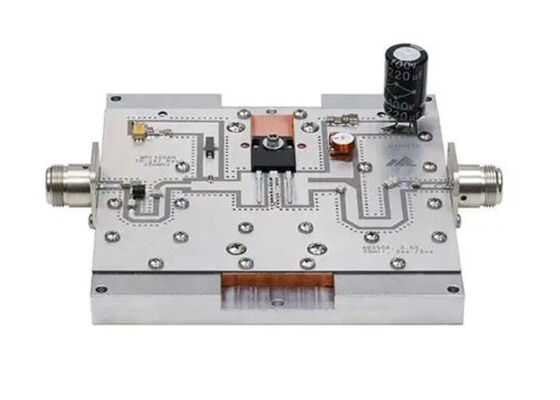 لوحة الدوائر المرجعية لحلول MRF300AN-230MHZ المدمجة، ترانزستور LDMOS للطاقة التردد اللاسلكي عريض النطاق بتردد 230 ميجاهرتز