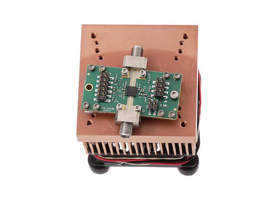 لوحات تقييم مضخم الطاقة K-Band بقدرة 2 واط من حلول QPA4536EVB المدمجة