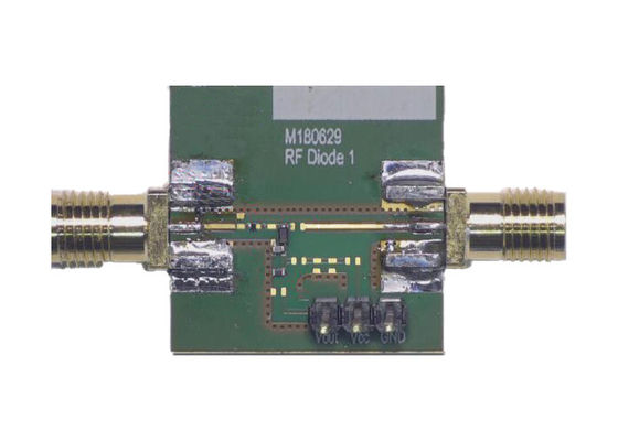 لوحة تقييم دوائر كشف طاقة الترددات الراديوية للحلول المدمجة EVAL-BAT15-02EL