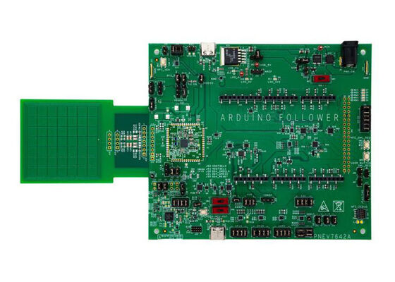 مجموعة تطوير حلول مضمنة OM27642EVK لوحدة التحكم NFC الآمنة PN7642