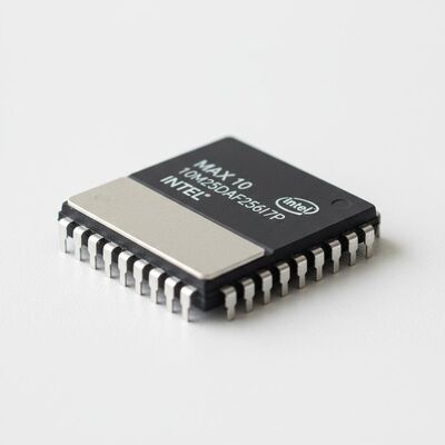 MAX 10 FPGA 10M25DAF256I7P مصفوفة بوابة قابلة للبرمجة شريحة منطق قابلة للبرمجة