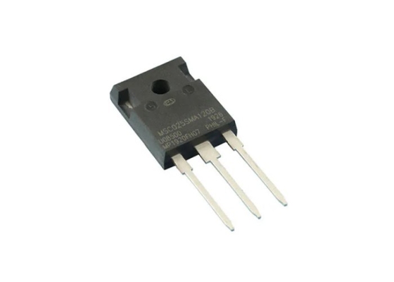 ICs Chip MSC015SMA070 الترانزستورات N-Channel 700V 131A 400W عبر الفتحة TO-247-3