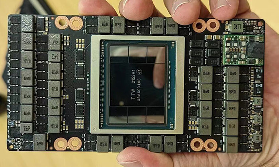 رقاقة معالجة الذكاء الاصطناعي H200 عالية السرعة 141 جيجا بايت Tensor Core GPU للذكاء الاصطناعي والحوسبة العالية